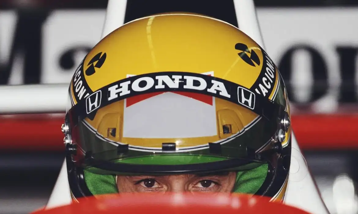 Time português Estoril usará uniforme inspirado em Ayrton Senna
