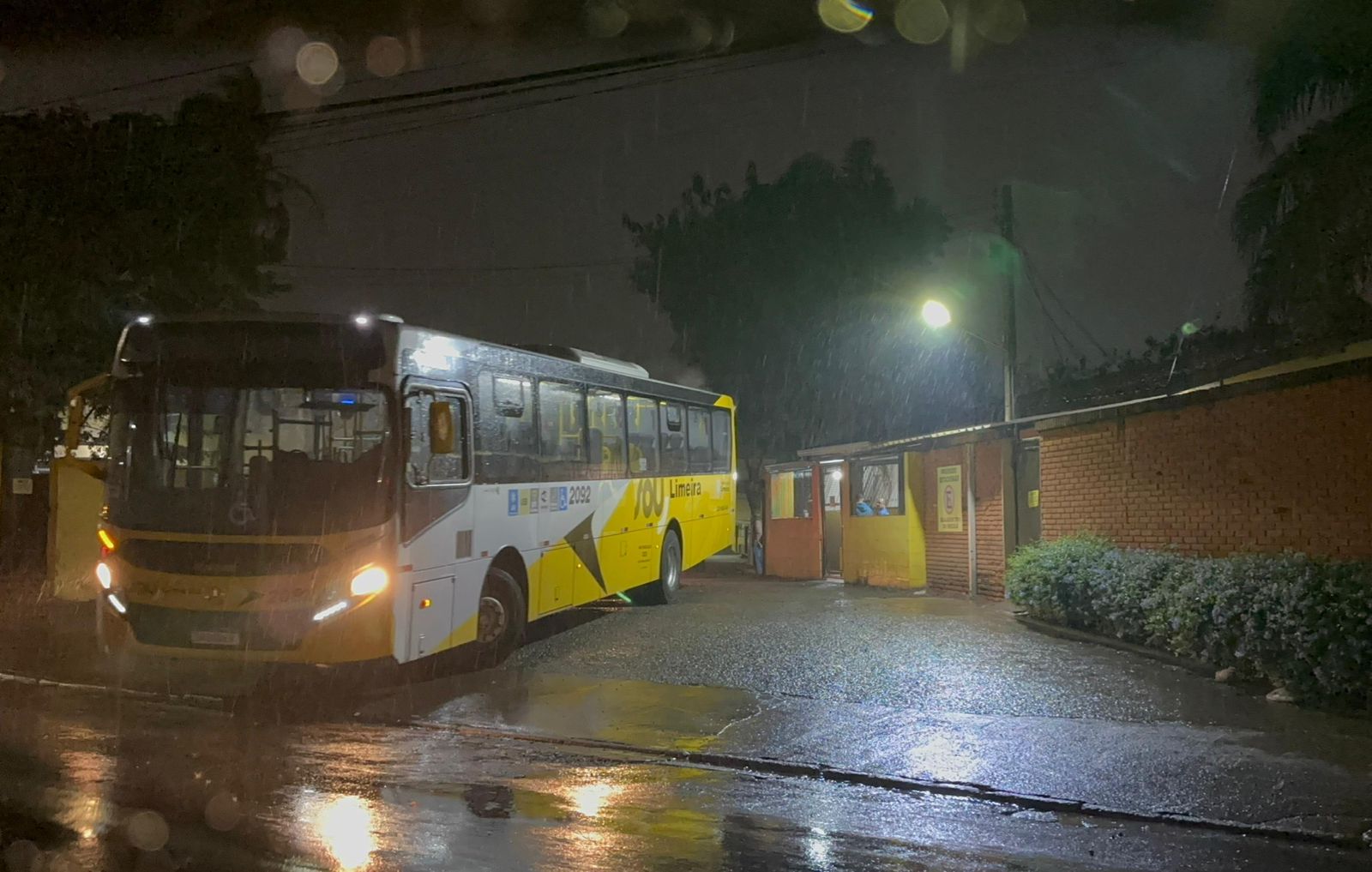 Acordo encerra greve dos trabalhadores do transporte de Limeira nesta madrugada (3)