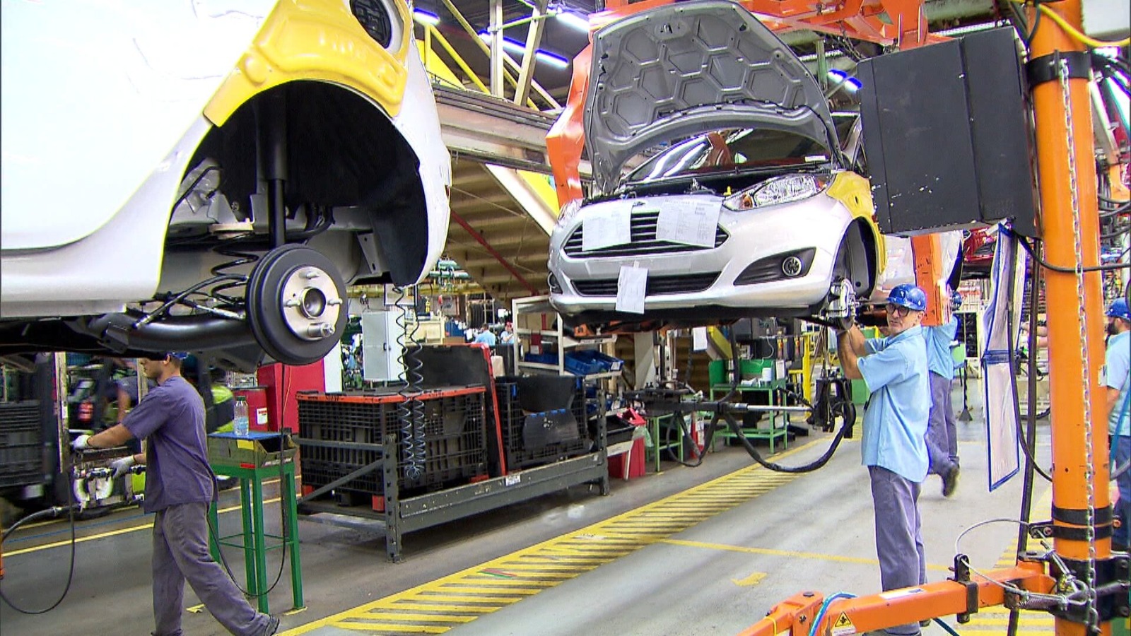 Produção de veículos avança no Brasil em 2025, mas dezembro é marcado por queda na indústria