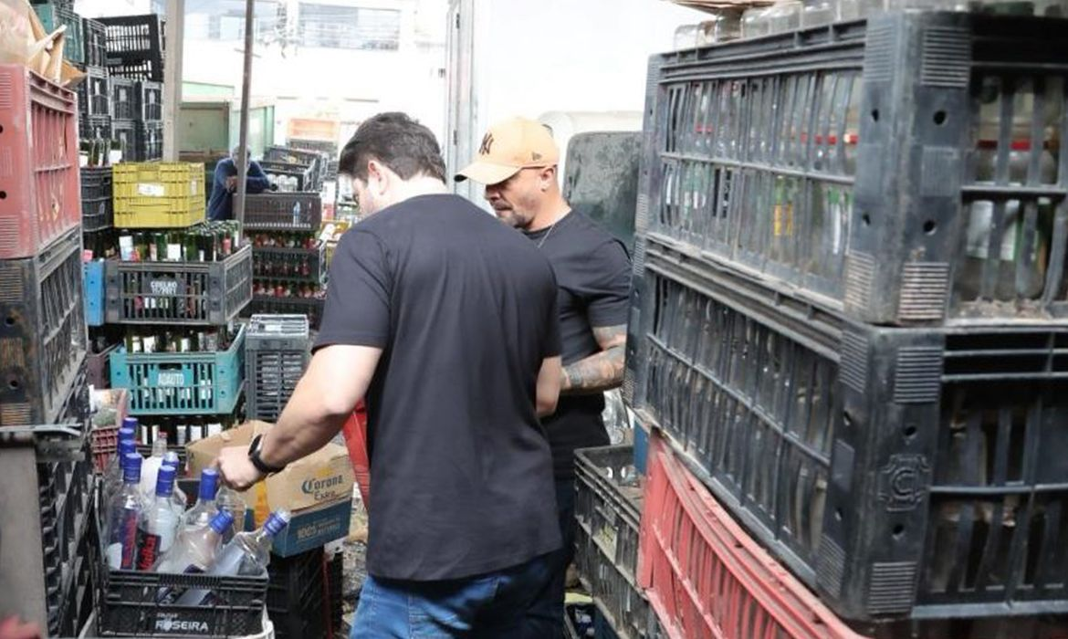 SP: mais de 50 pessoas já foram presas por venda de bebida adulterada